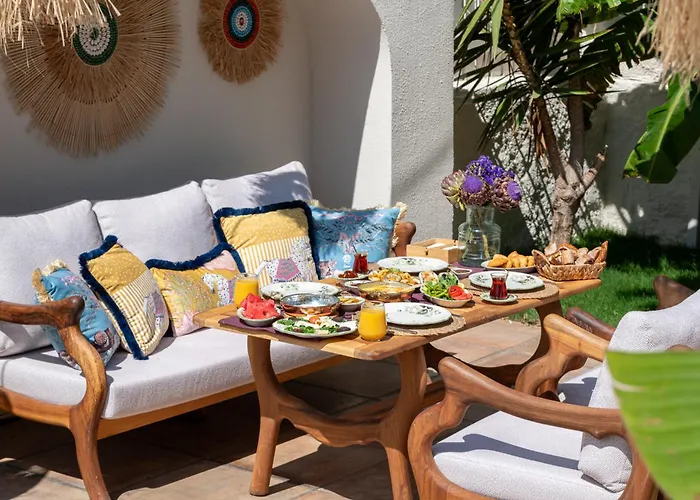 Cerenity Alacati فندق *