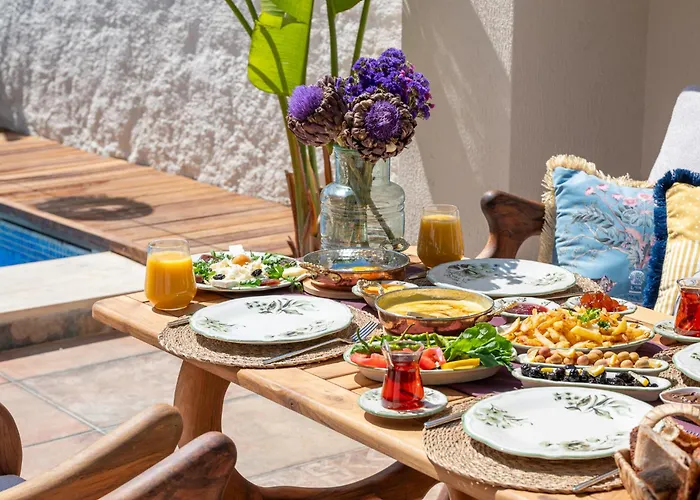 Cerenity Alacati فندق *